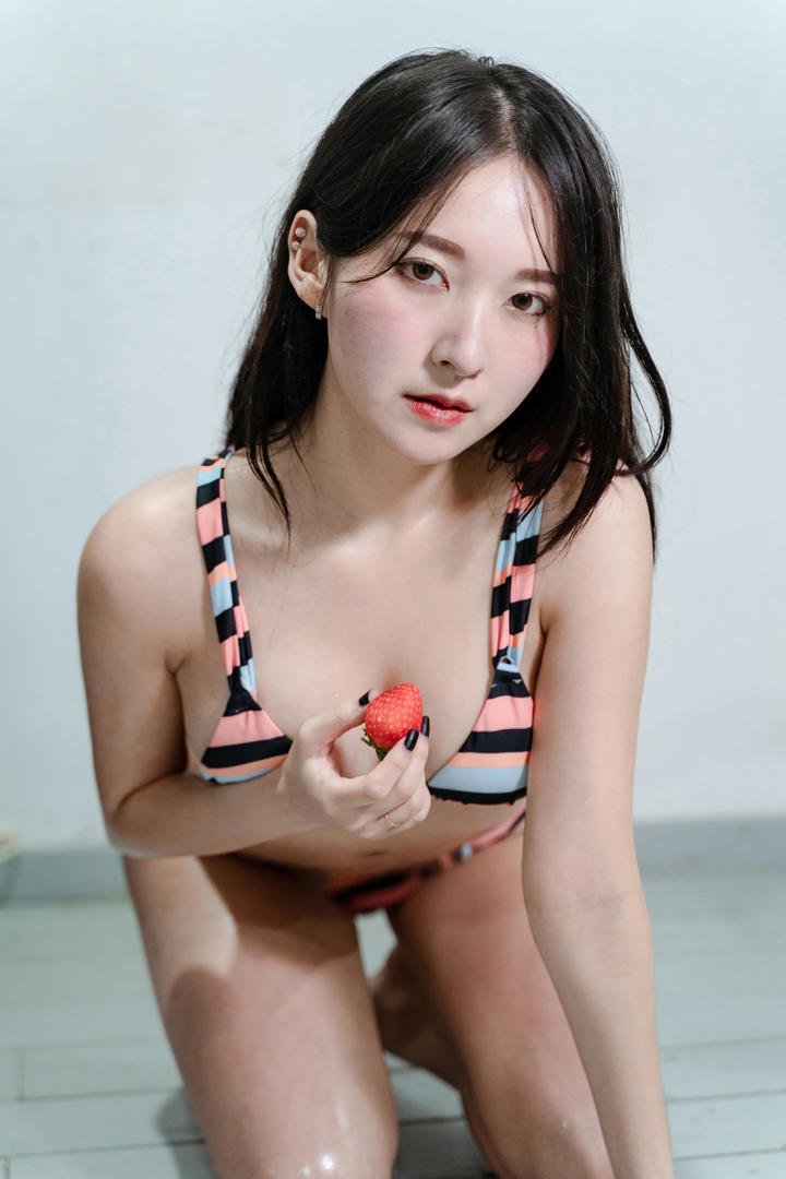 亚洲精品日韩在线美女性感迷人福利图片