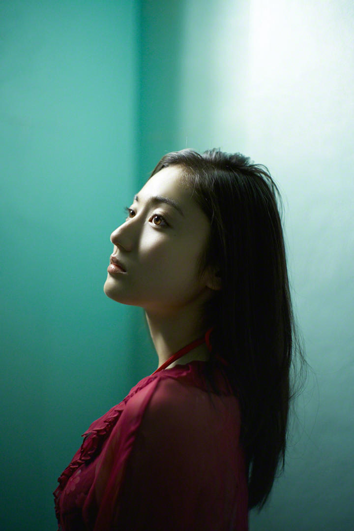 超清日本性感美女侧脸写真图片