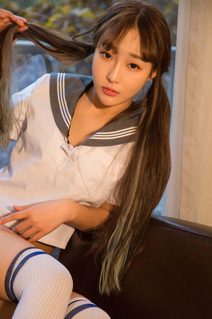 4K超清双马尾可爱小美少女高清图片