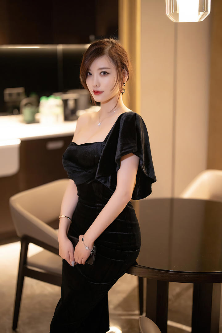 超高清丰满韩国外围美女主播性感私拍图片