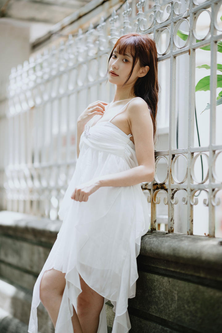 漂亮女生高清户外写真