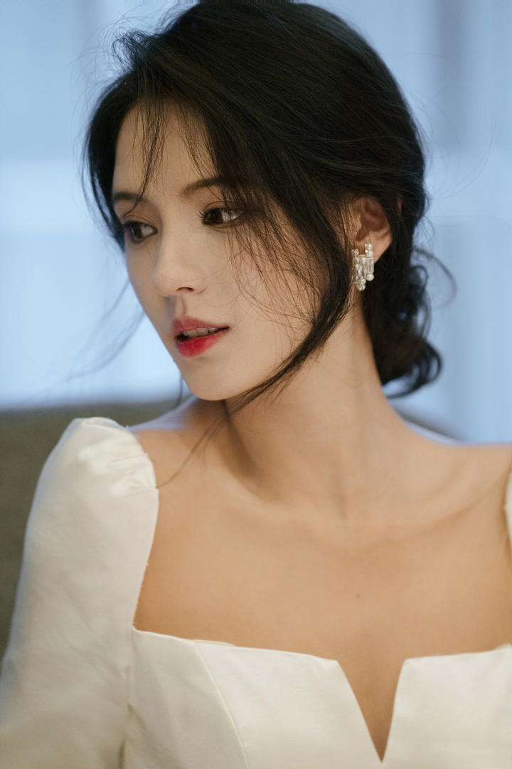 中国清纯时尚美女模特人像摄影写真图片