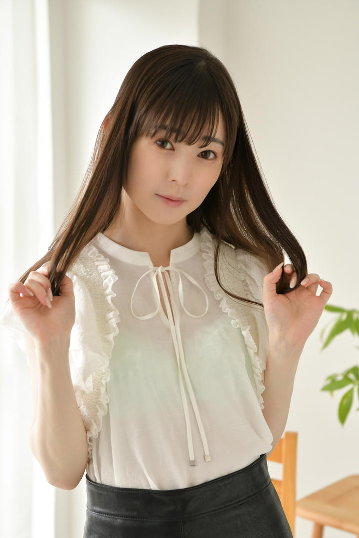 亚洲午夜剧场清纯粉嫩美女女优真实写真照