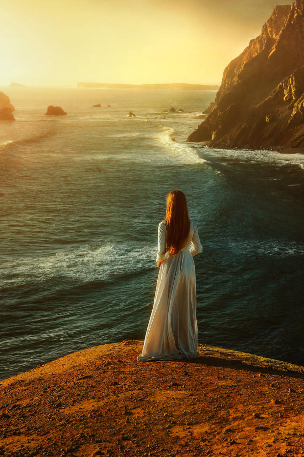 站在海边的高清女生背影艺术写真