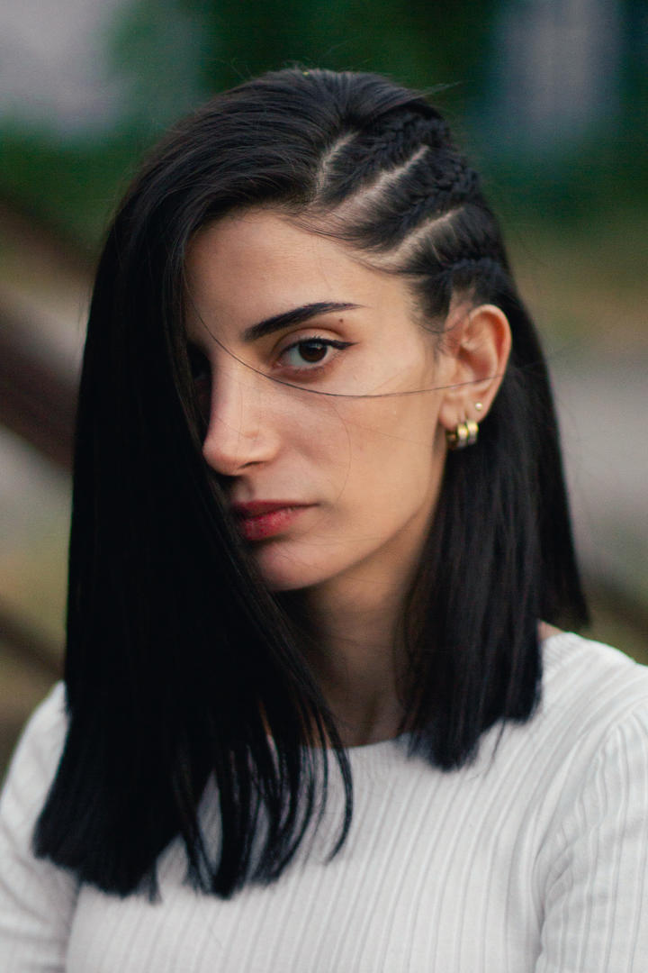 欧美高清短发美女人像摄影写真图片