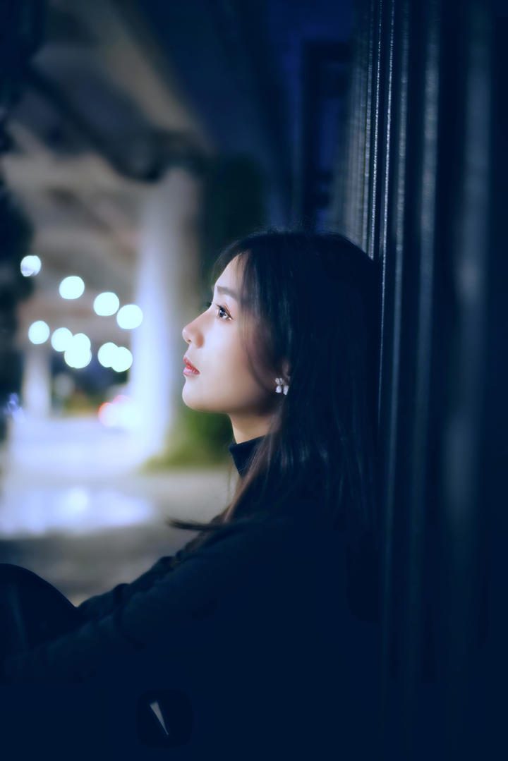 绝美高颜值抖音网红小姐姐侧脸写真图片