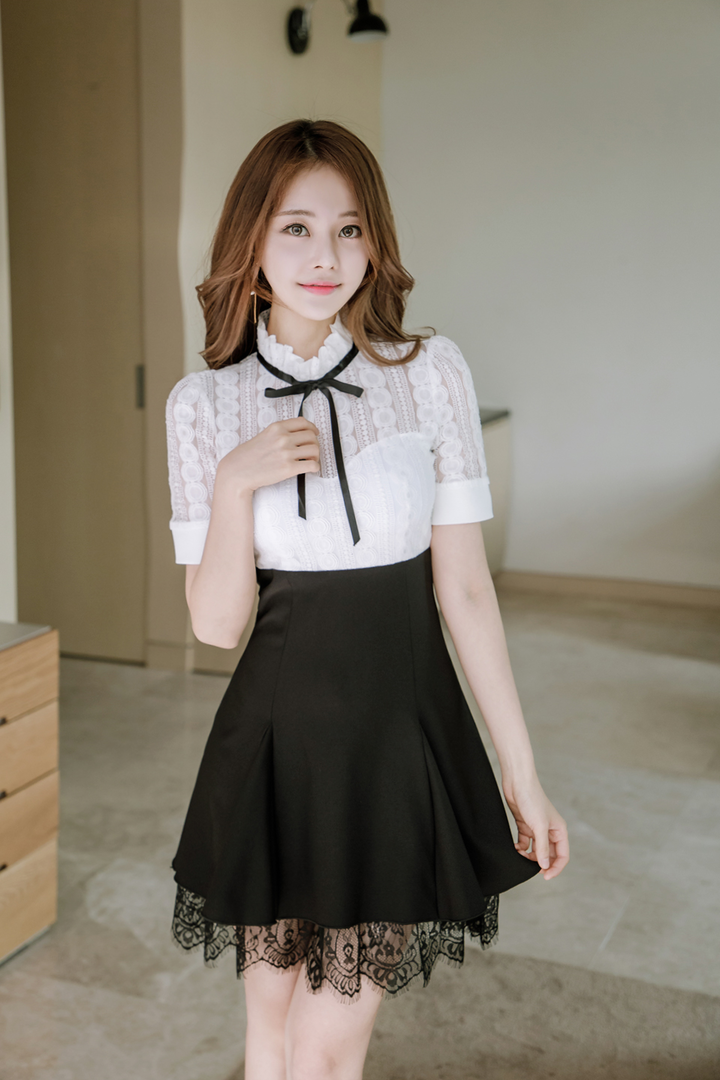 穿着黑色短裙的韩国极品气质美女高清图片