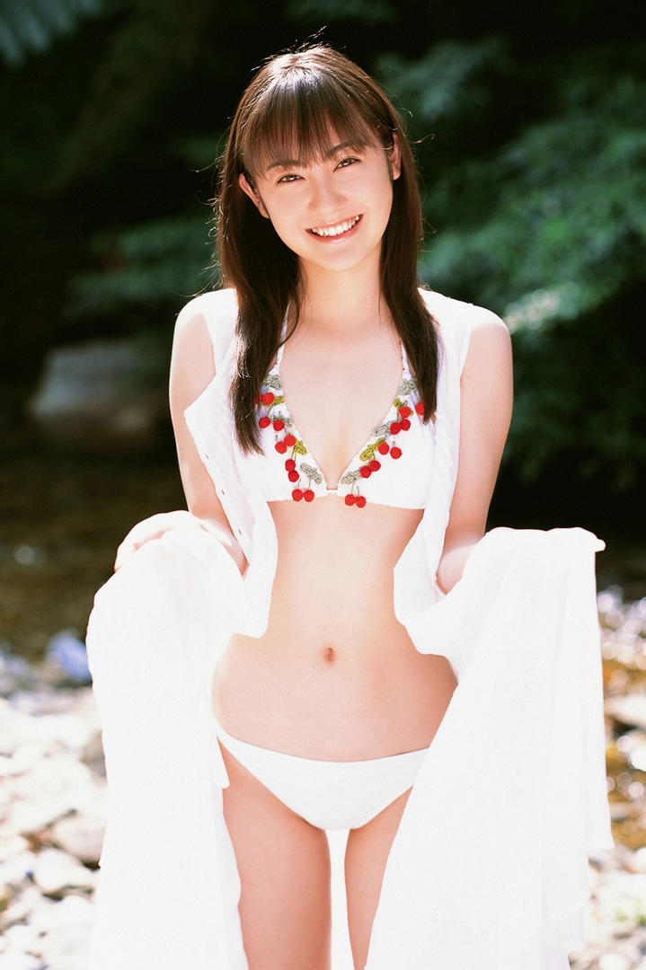 日本清纯泳装美女野外高清人体摄影图片