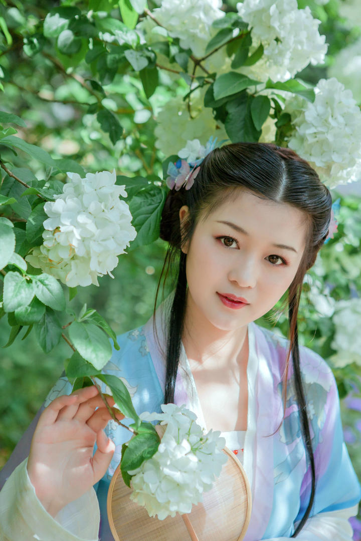 高清绿色养眼古装美女艺术写真图片