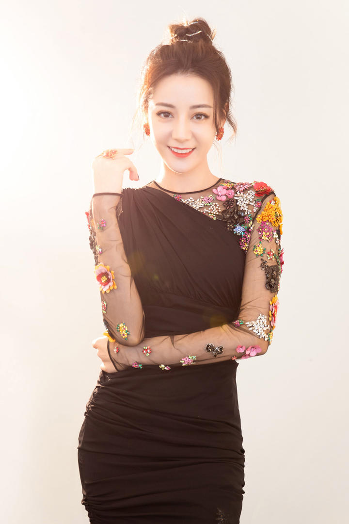 高清迪丽热巴写真图片