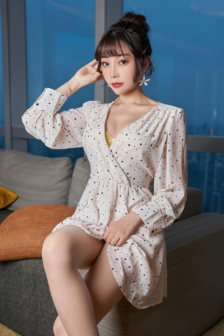 XIUREN秀人国模美女酒店私房照图片