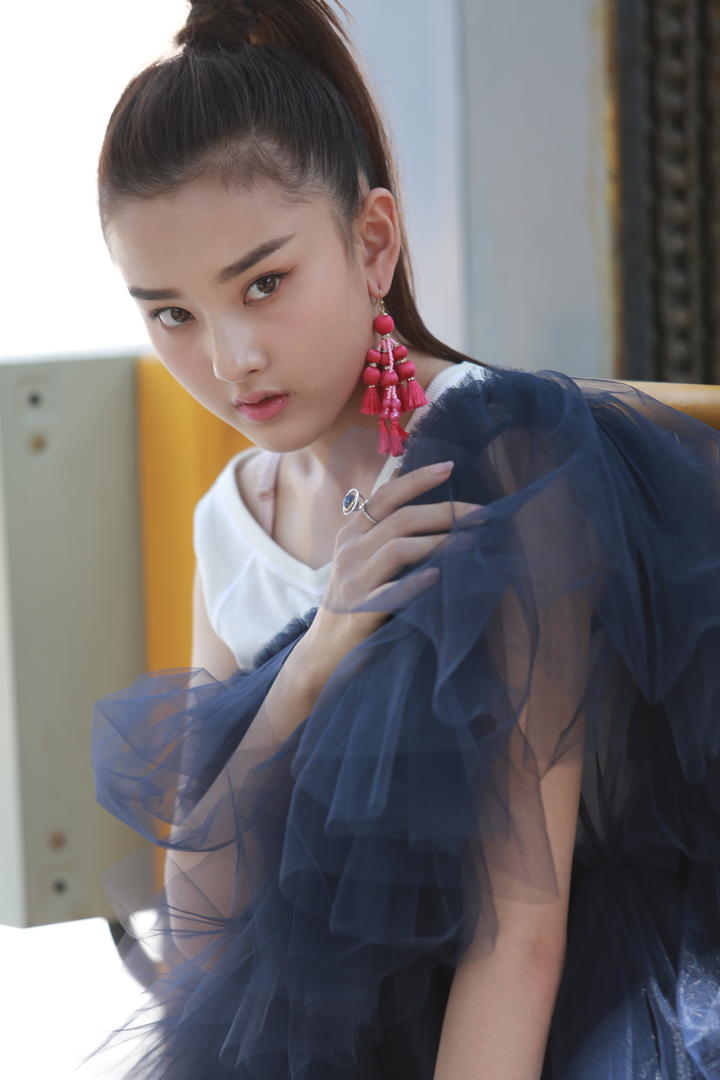 中国美女明星宋祖儿高清美女壁纸图片大全