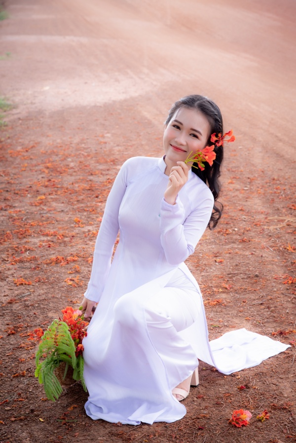 改良旗袍装美女图片