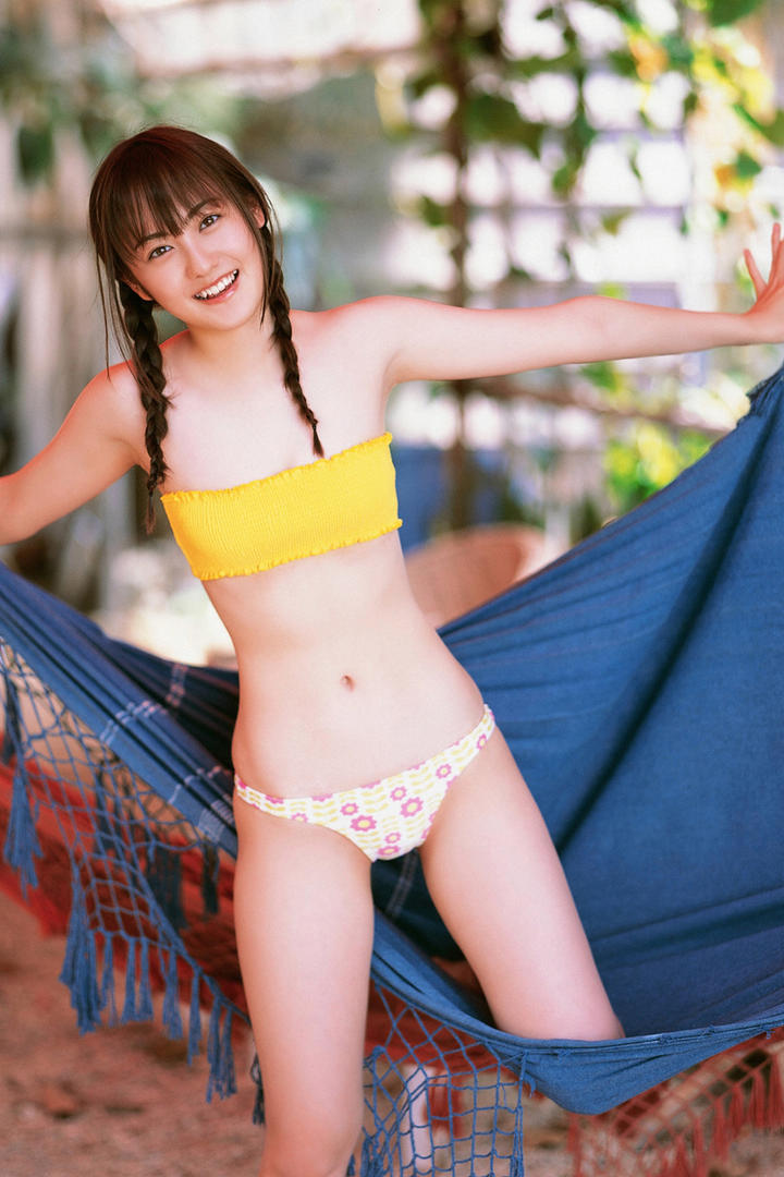 日本可爱比基尼美女GOGO人体艺术写真图片