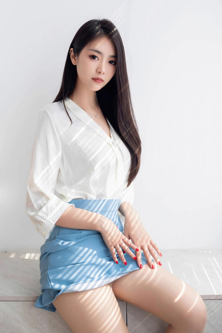 优雅时尚的气质美女模特可乐优优人体艺术图片