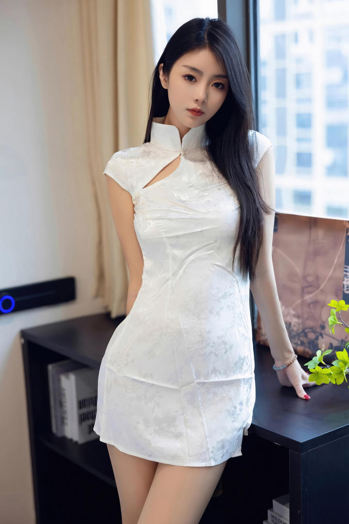 国产mm131美女大尺度私密照尤果模特可乐写真套图