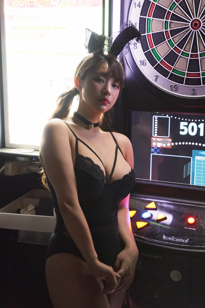 韩国性感车模艺术照