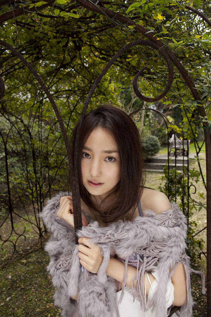 亚洲日本丰满熟妇户外高清写真图片