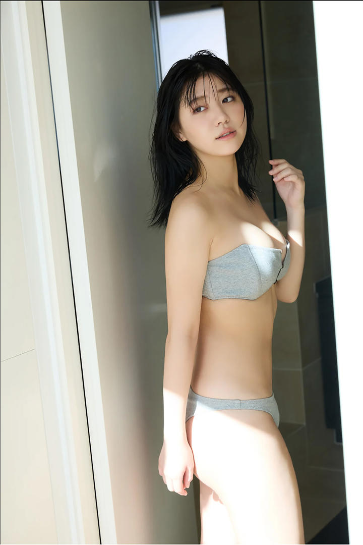 亚洲国产精品无码乱码三区甜美女孩内衣照片