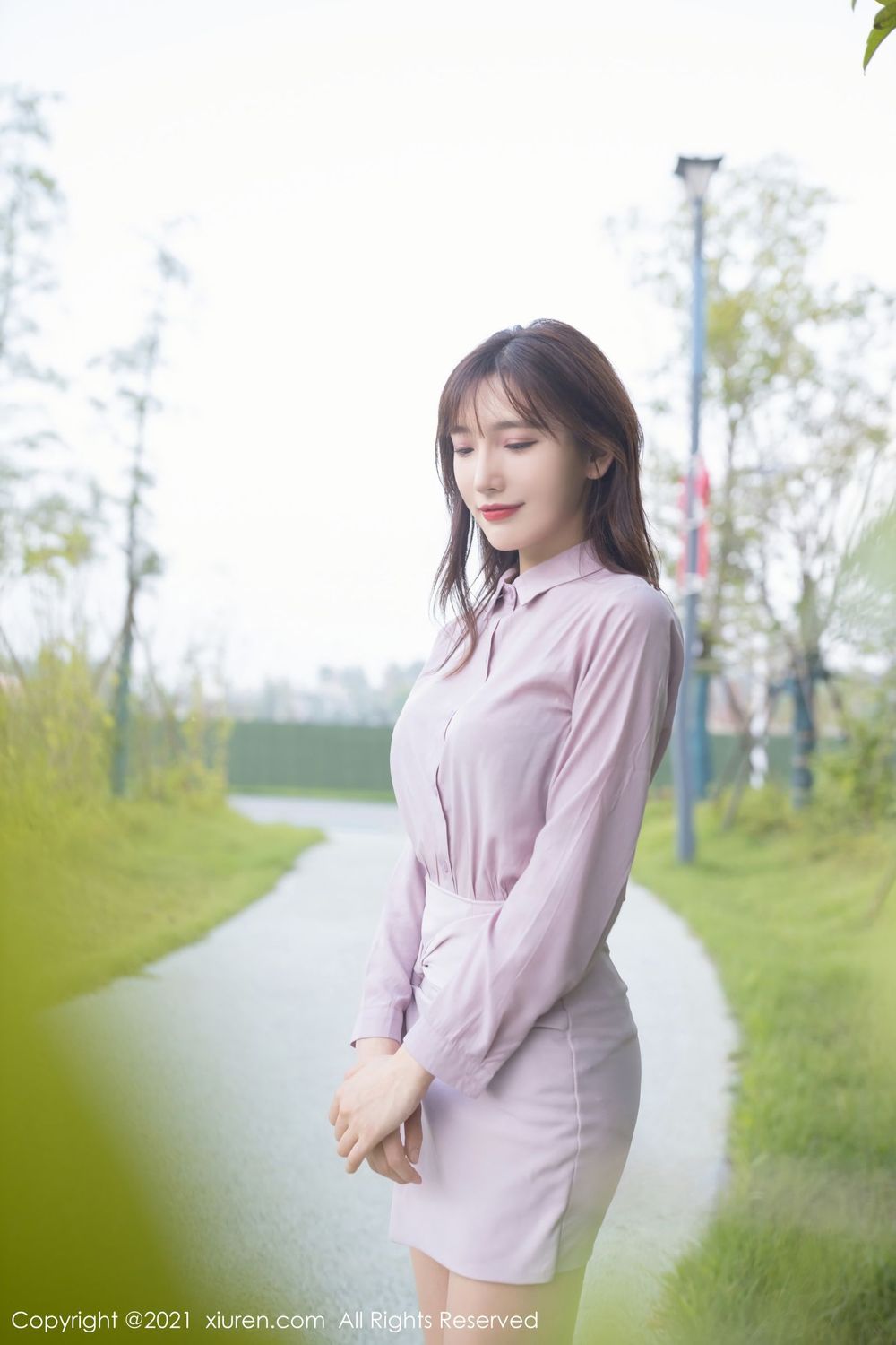 秀人网美女模特陆萱萱肉色丝袜女友下班回家主题迷人写真