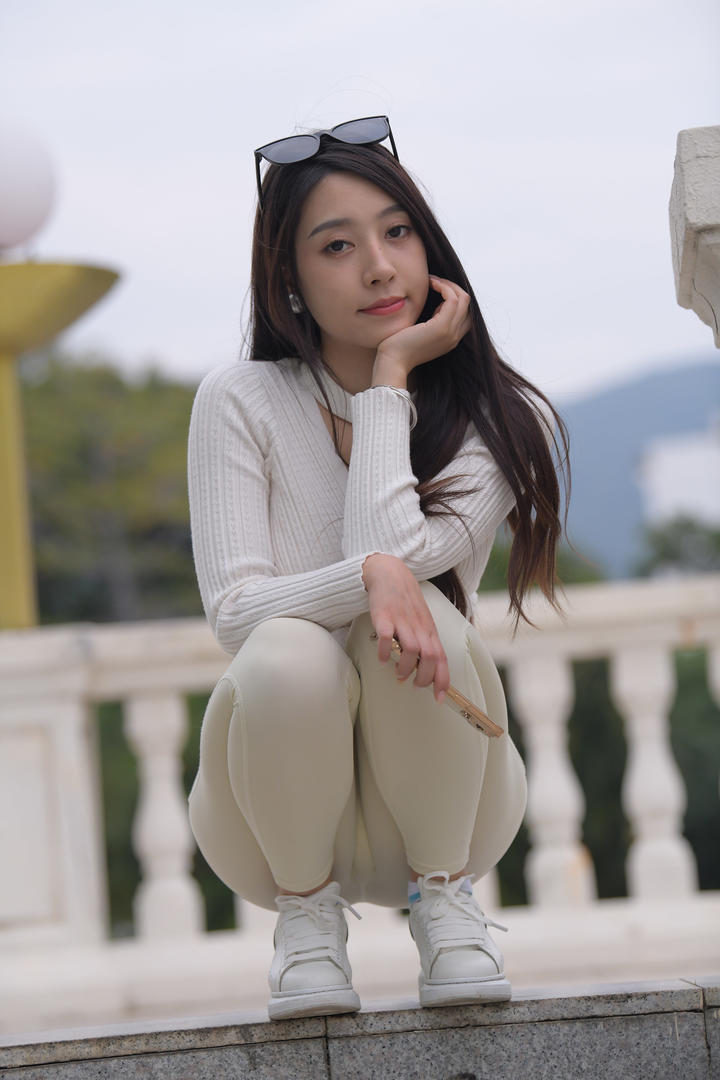 街拍时尚性感瑜伽裤美女图片大全