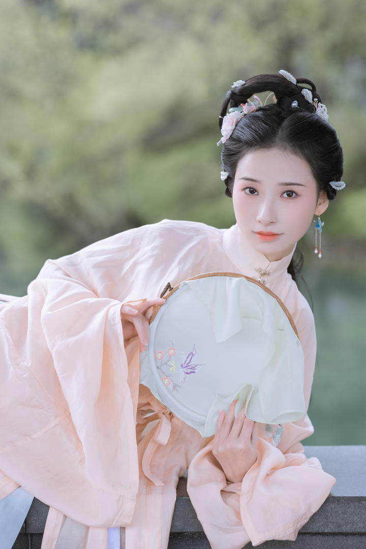 约拍甜美古风汉服美女艺术摄影写真集