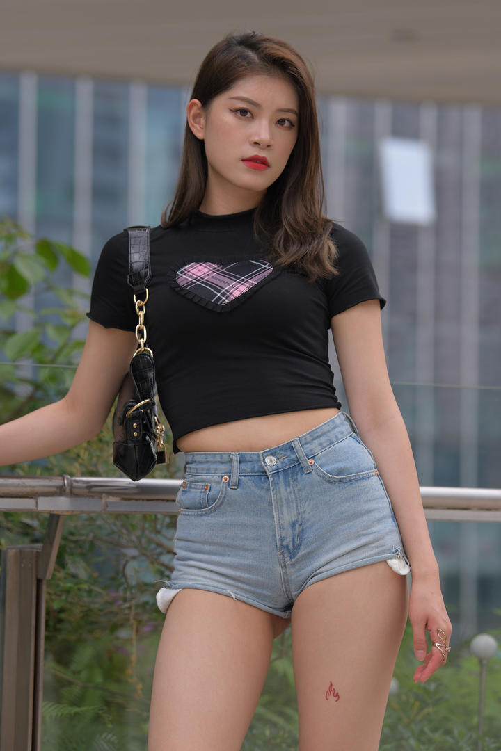 99国内精品街拍清纯美女性感图片