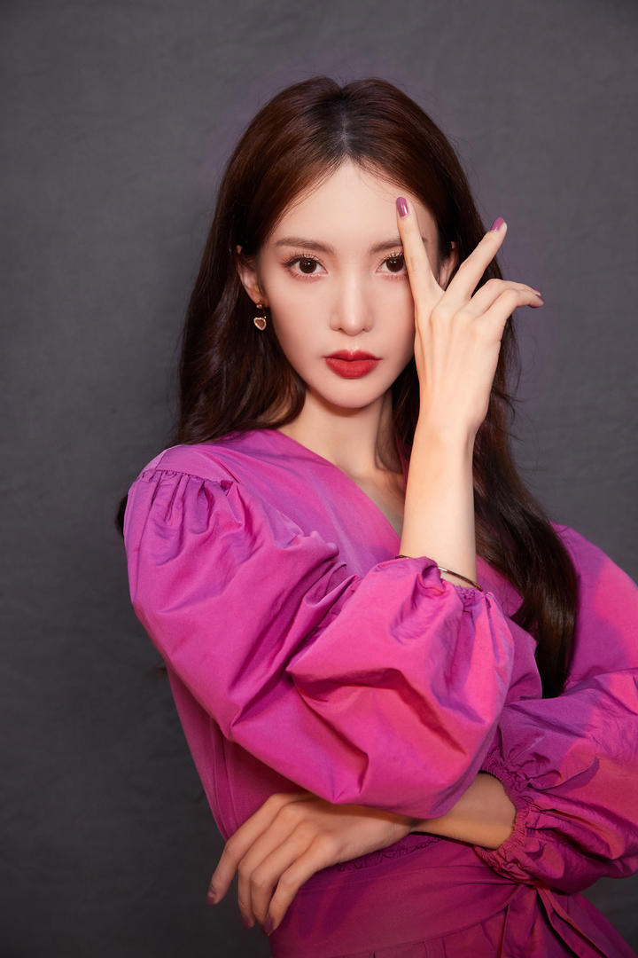 中国美女明星金晨高清美照