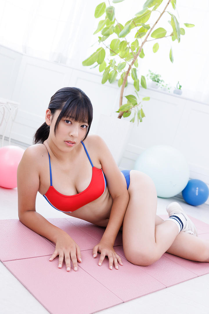 日系樱花妹做瑜伽亚洲精品久久国产高清套图