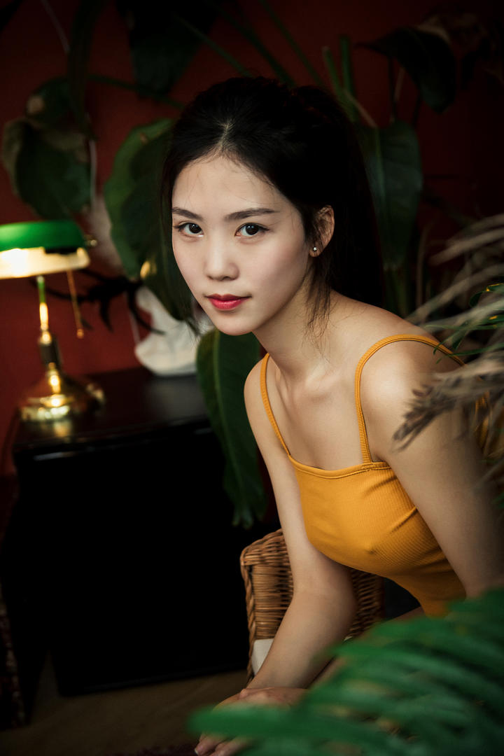 性感美女抖抖儿室内写真图片