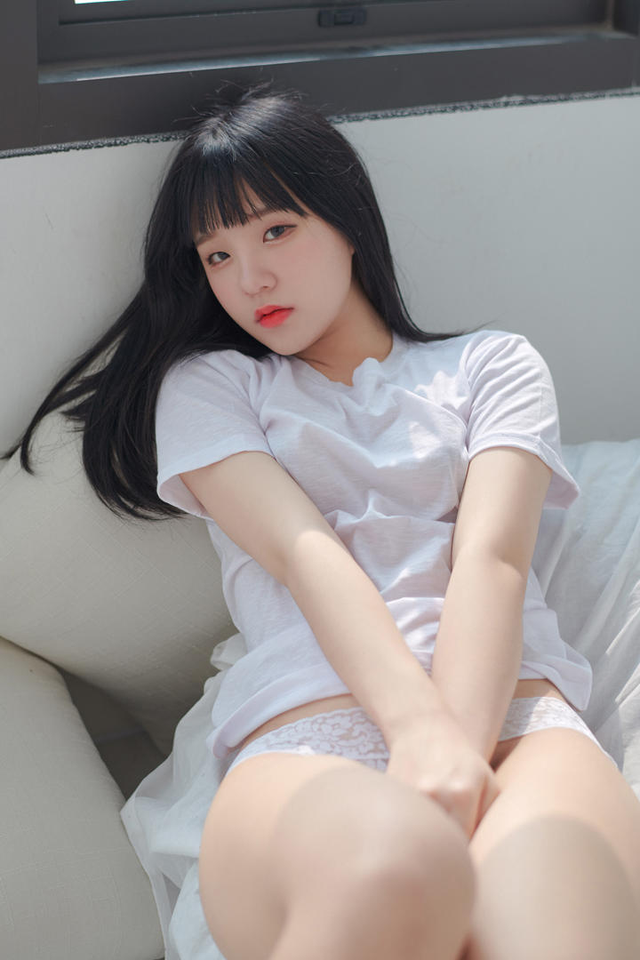 韩国甜美可爱女生性感生活照写真图片