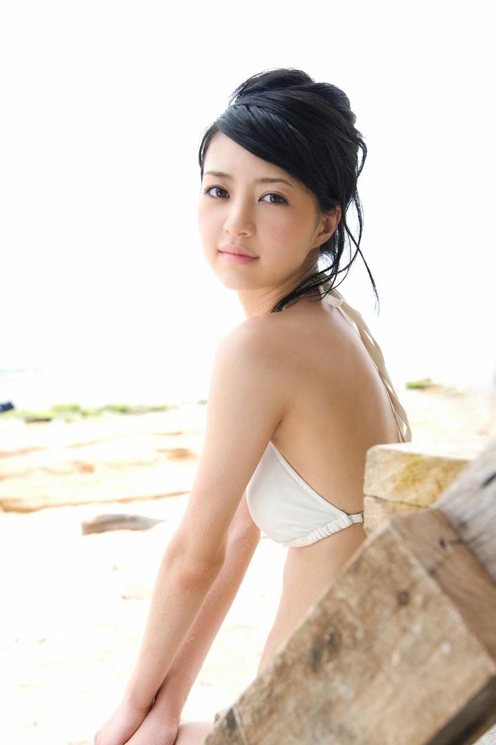 穿白色泳装的日本美女147人体艺术图片