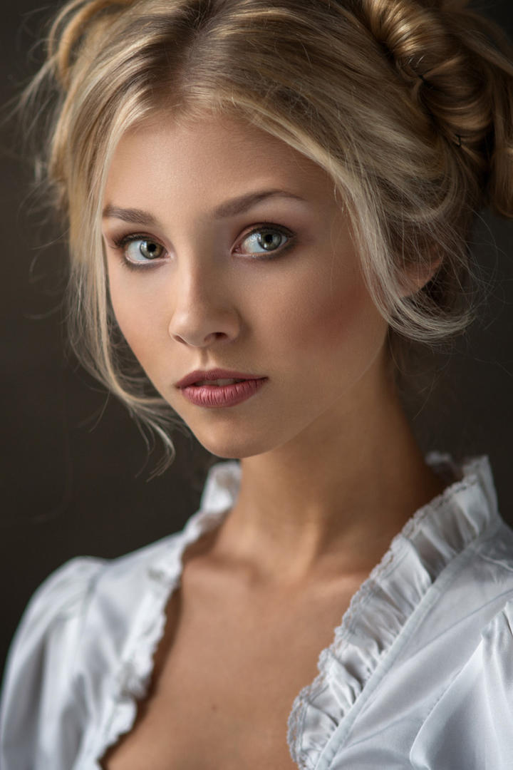 漂亮的欧美美女肖像写真图片