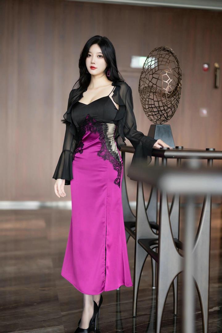 身材高挑的国产性感女神杨晨晨美女写真图片
