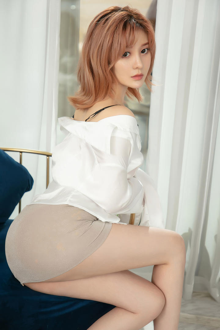 亚洲丰满肥臀美女包臀裙写真图片