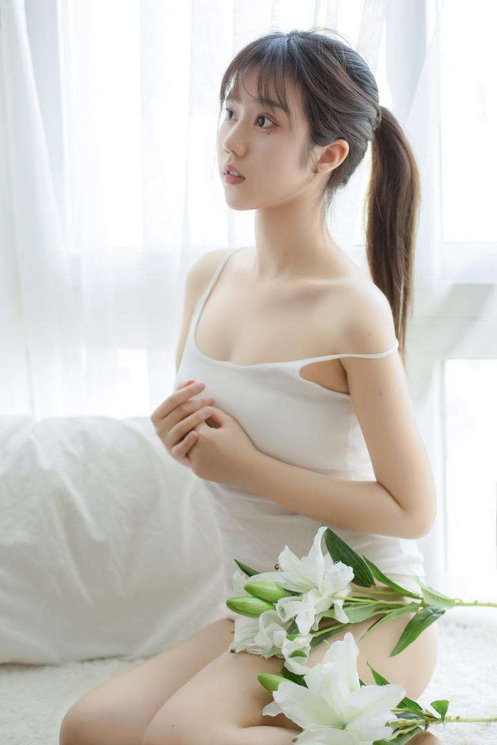 清纯美女极品少女性感睡衣私房照图片