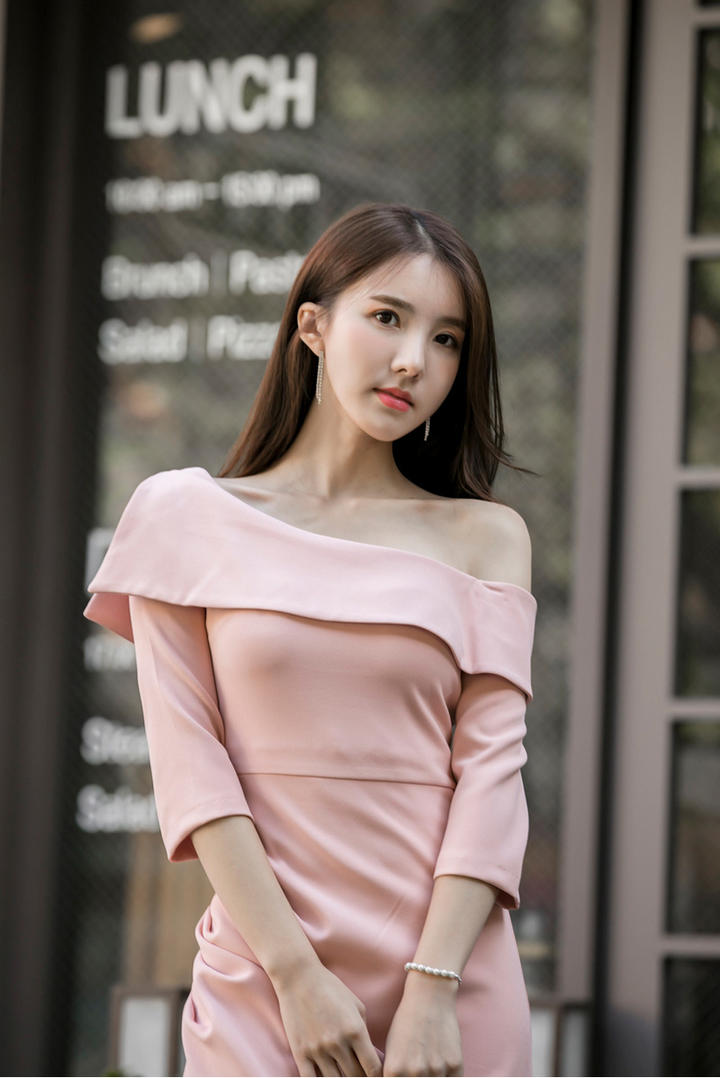 高清气质韩国美女金孝轩图片