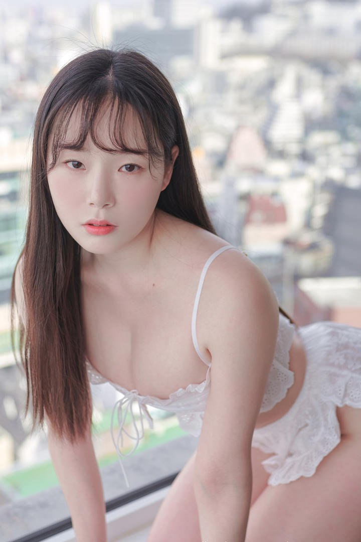 韩国清纯嫩白美女99国产午夜精品一区二区图片