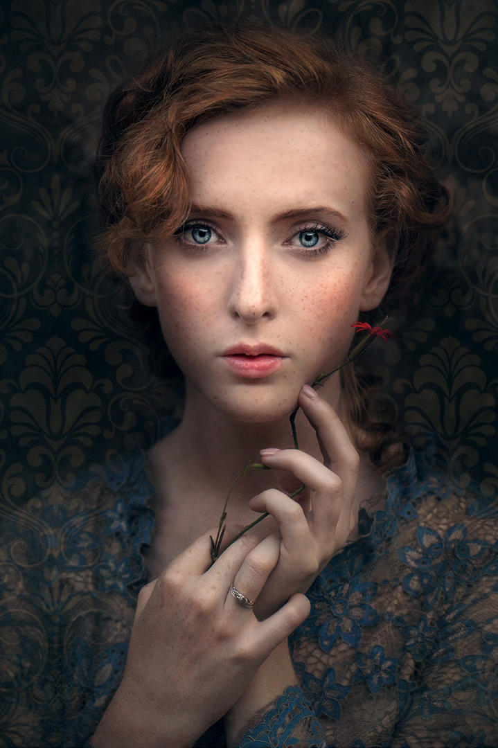 高清欧美卷发美女艺术写真