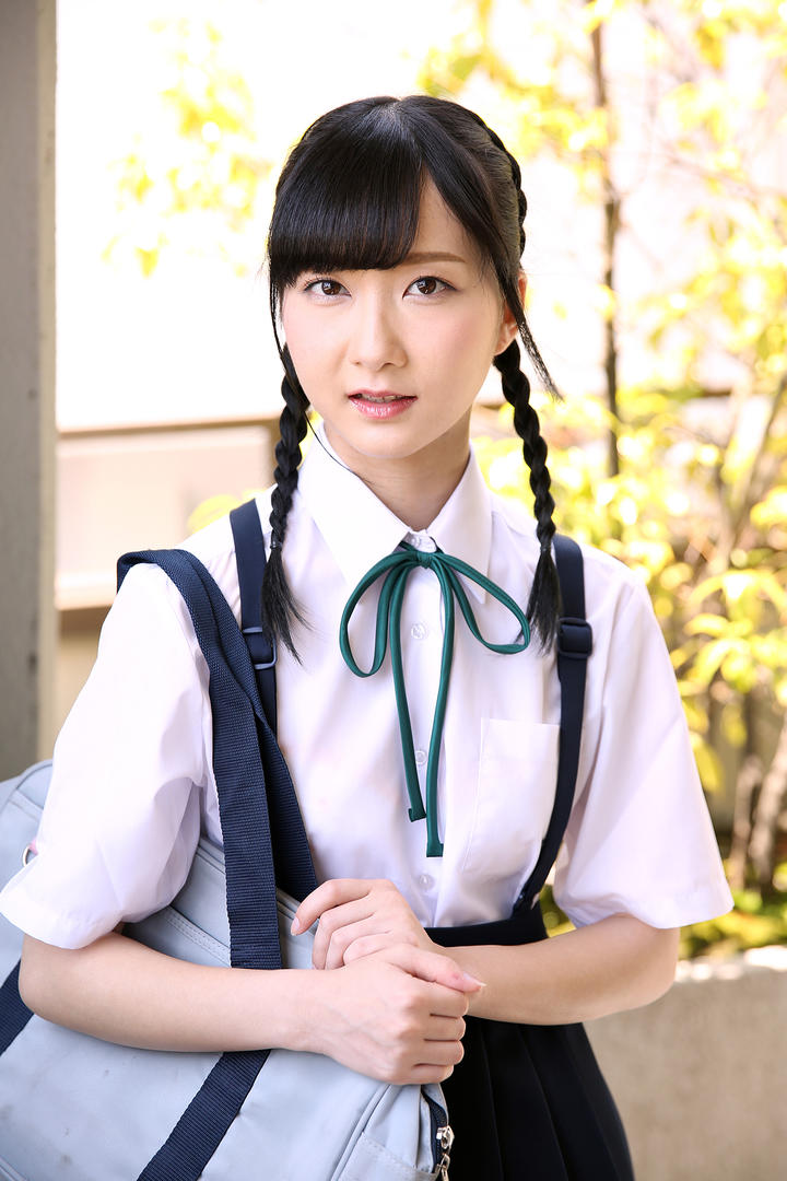 超清日本清纯美女学生写真图片