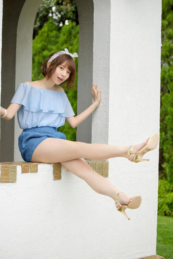 可爱俏皮的日本短发女生高清写真大图