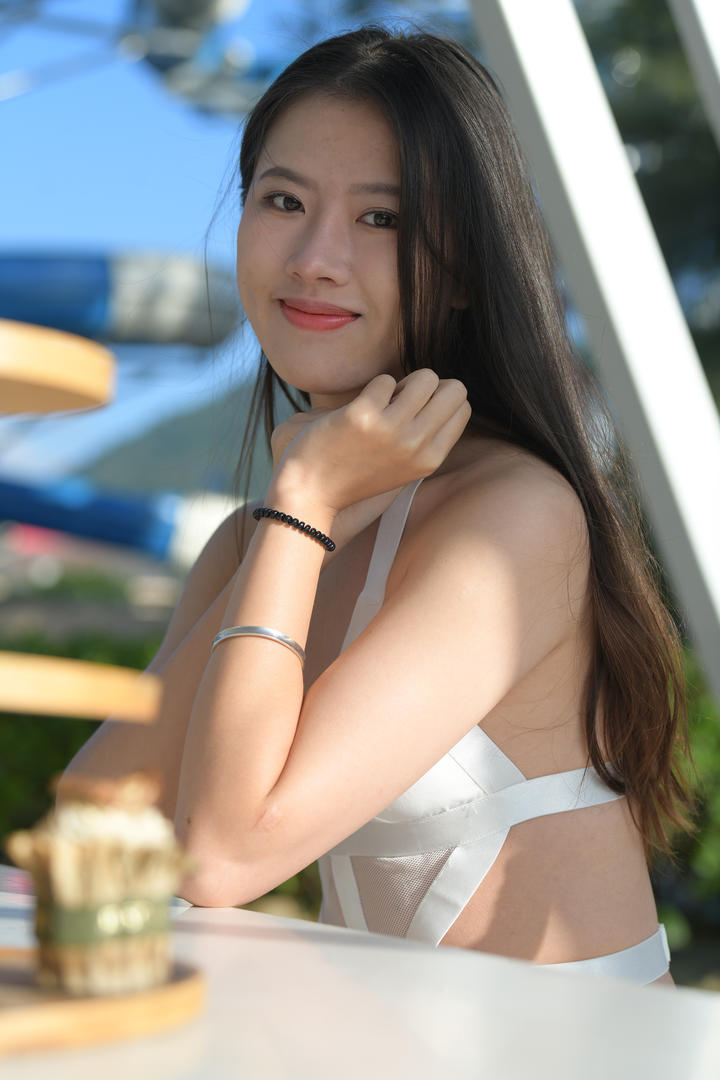 高清亚洲精品国产偷拍泳装美女素人图片