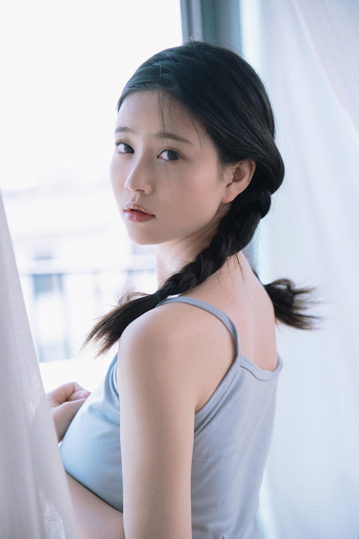 清纯美女小护士女生宿舍私密写真图片