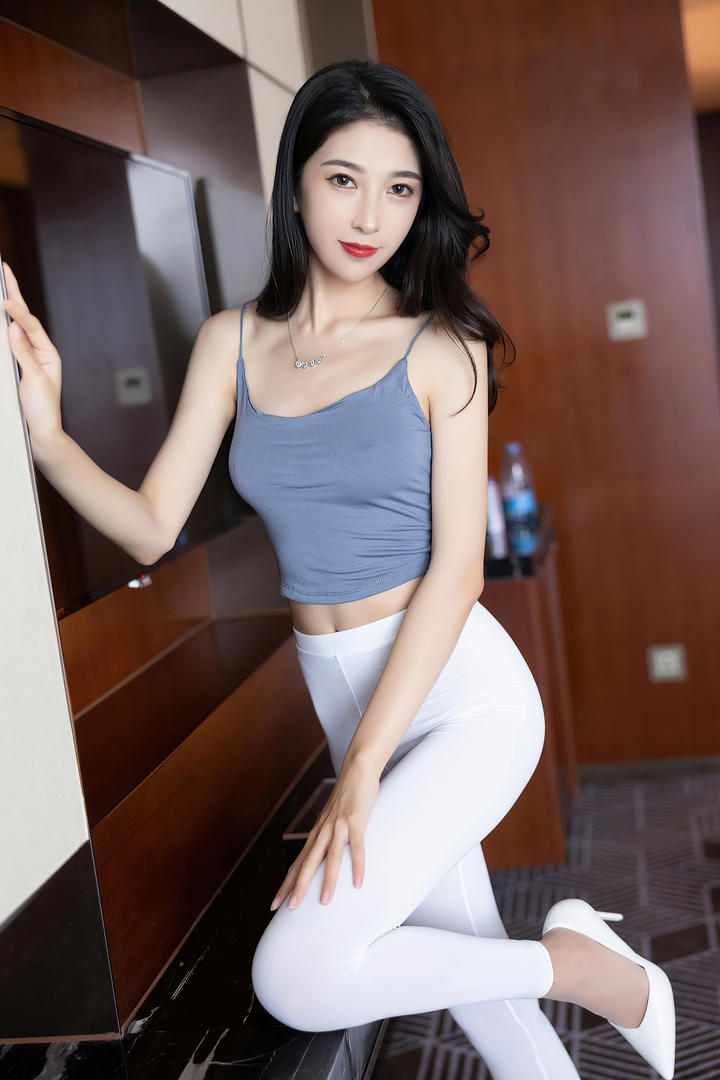 久久精品瑜伽美女上门私拍套图免费