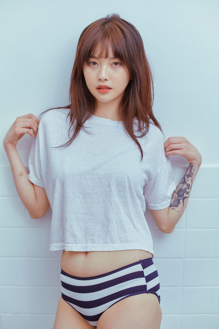 穿条纹内裤的清纯头像女生简单气质图片