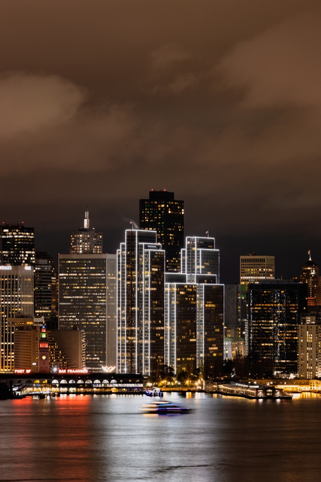 繁华江滨城市建筑夜景图片