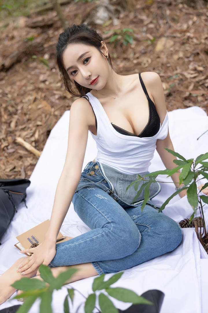 性感大胸美女主播王馨瑶大尺度写真集免费下载