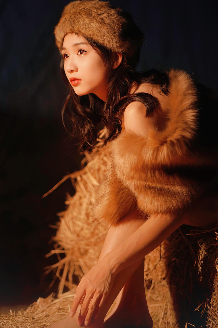 红唇气质美女主播个人艺术照图片大全