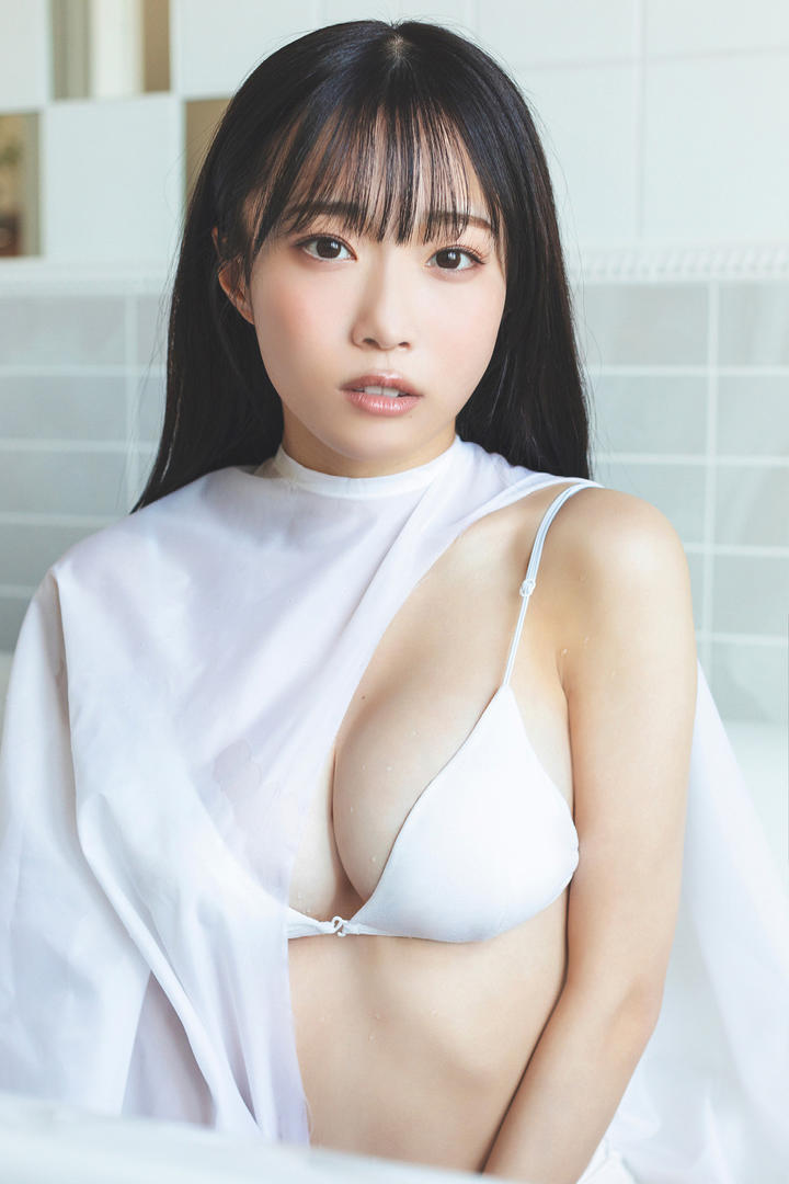 长相清纯的日本大胸美女性感美女写真图片