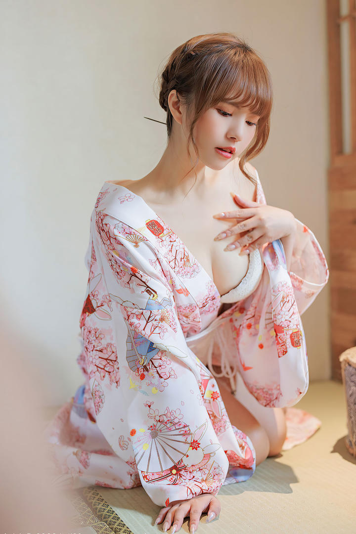 极品颜值网红主播张思允穿日本和服性感写真图片